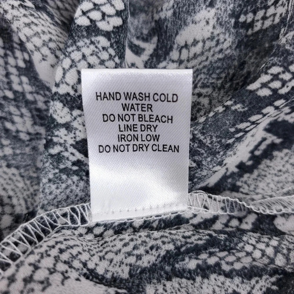 FAVLUX snake print chiffon top size L - Picture 10 of 10